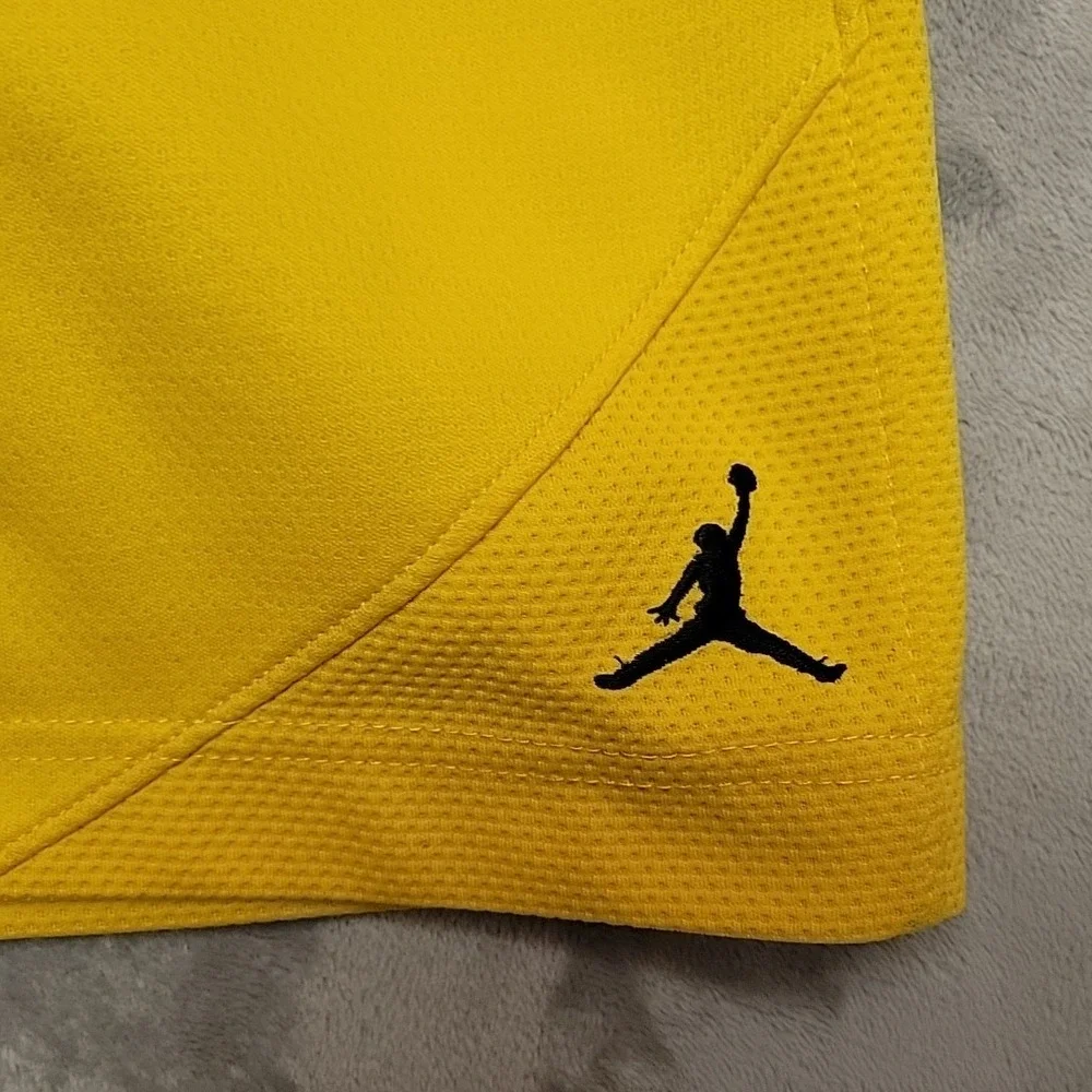 Jordan Basketball Shorts Mens Medium Yellow Athletic Mesh Gym Training